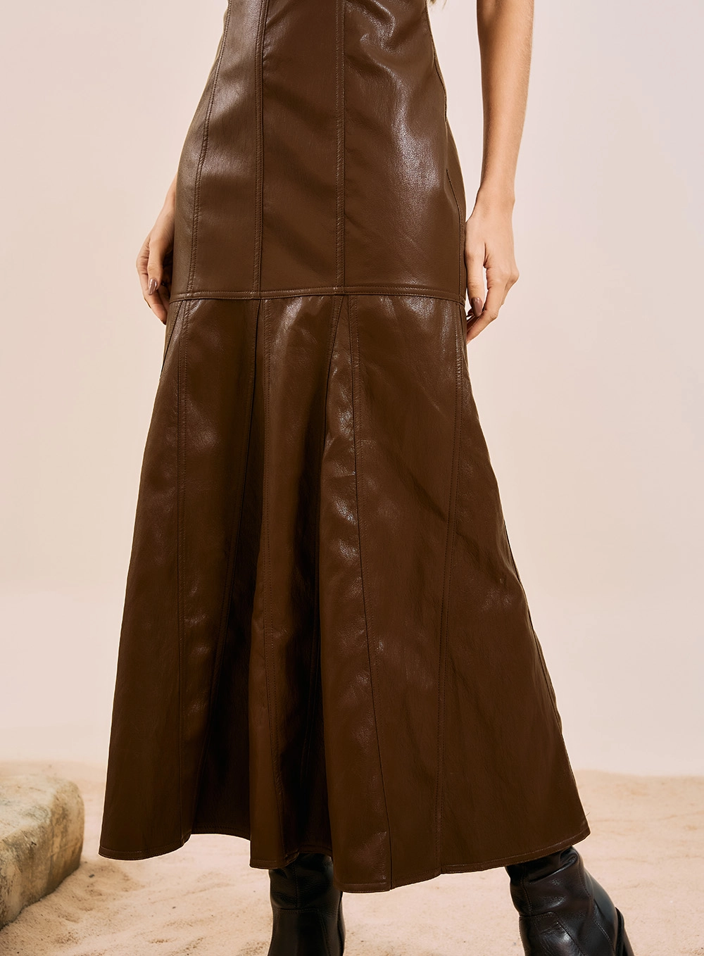 Vestido Longo Ajustado Em Pu Marrom 4