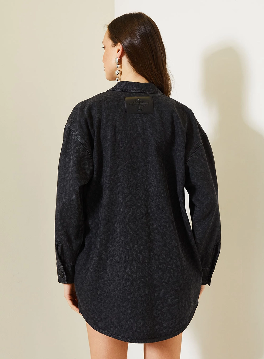 Jaqueta Jeans Over Feminina Com Bolsos Frontais Indigo Preto 2