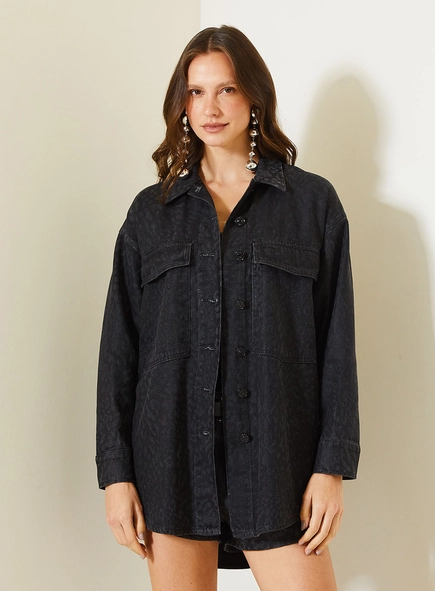 Jaqueta Jeans Over Feminina Com Bolsos Frontais