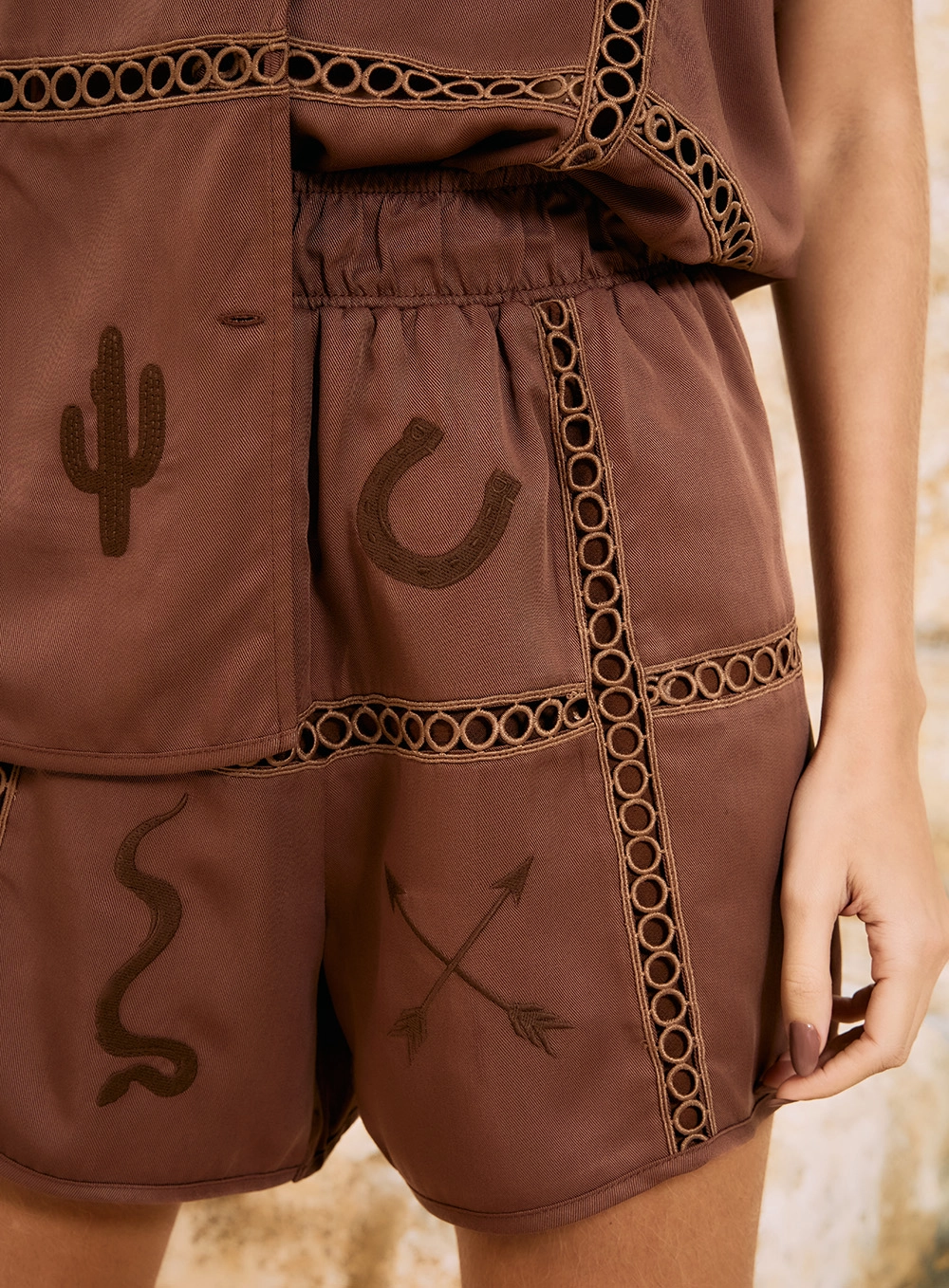 Conjunto Bordado Western Marrom 4