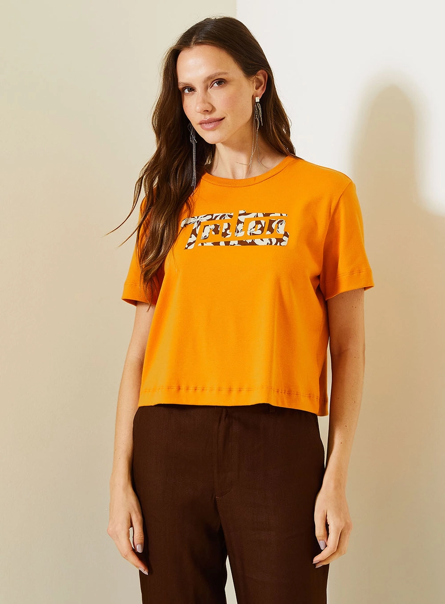 Camiseta Feminina Comfort Com Estampa Laranja 1