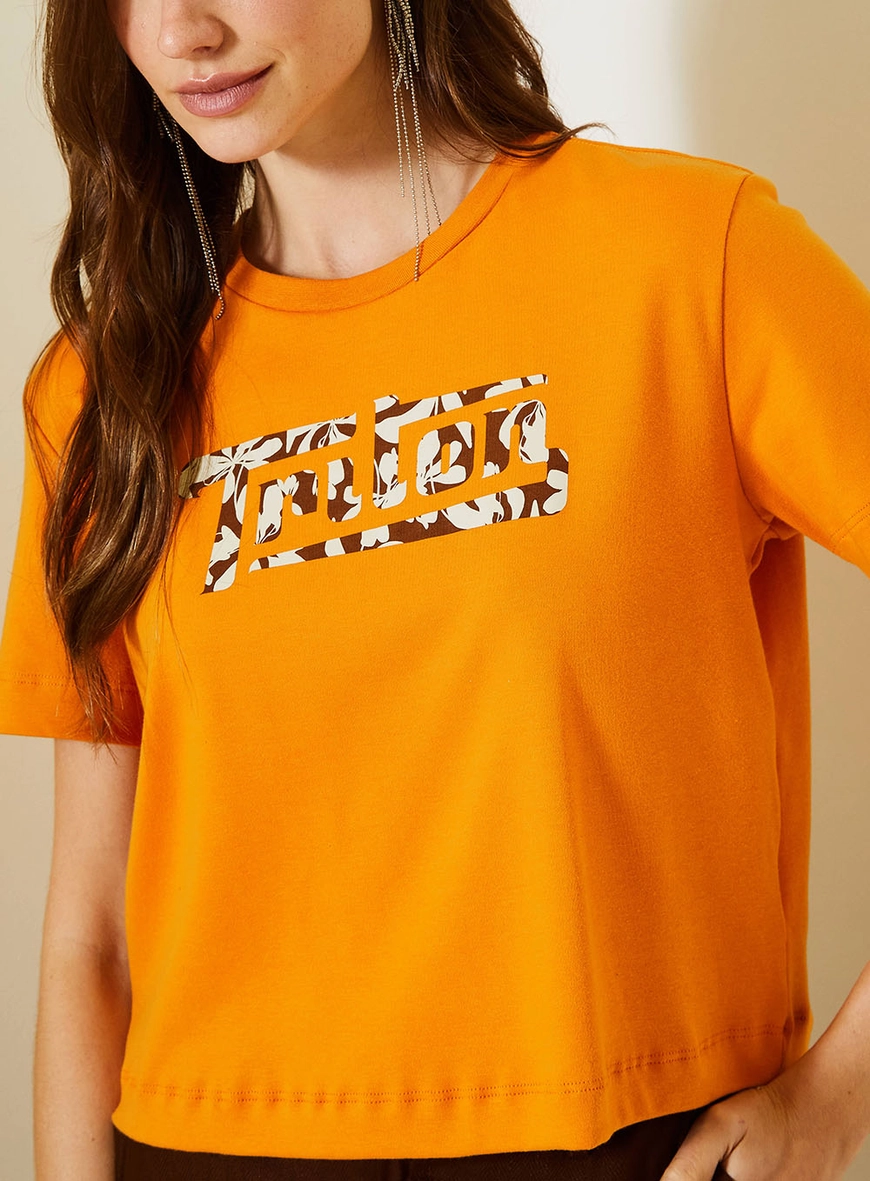 Camiseta Feminina Comfort Com Estampa Laranja 4