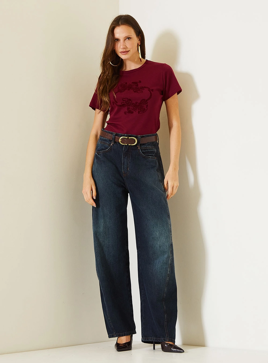 Camiseta Slim Feminina Com Estampa Bordô 3