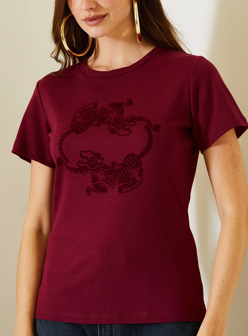 Camiseta Slim Feminina Com Estampa Bordô 4