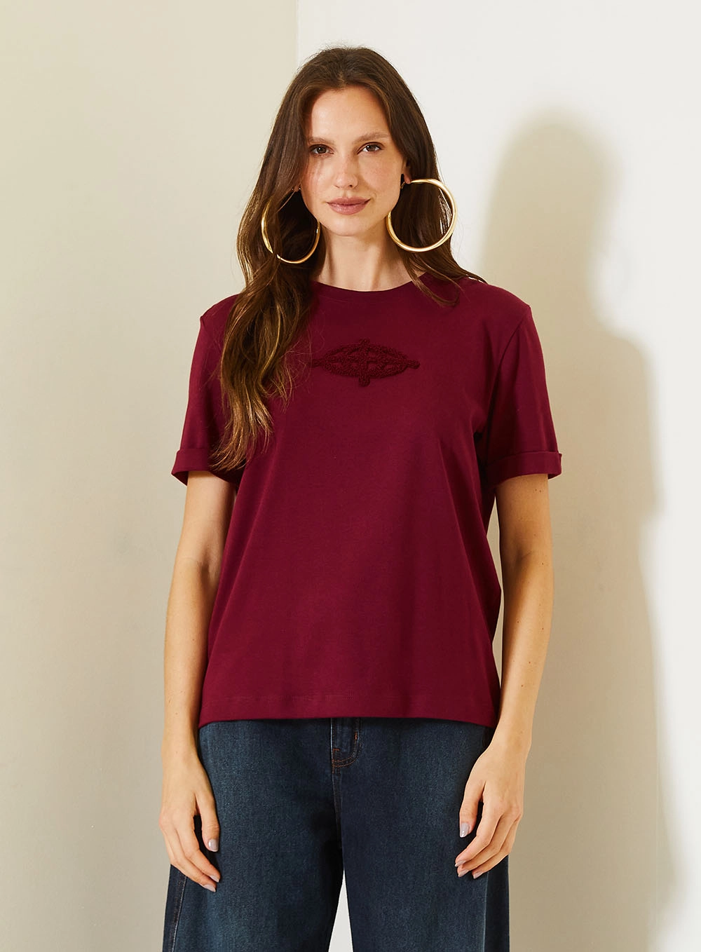 Camiseta Feminina Comfort Bordada Bordô 1