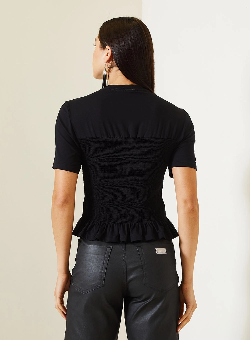 Camiseta Feminina Com Babado Na Barra Preto 2