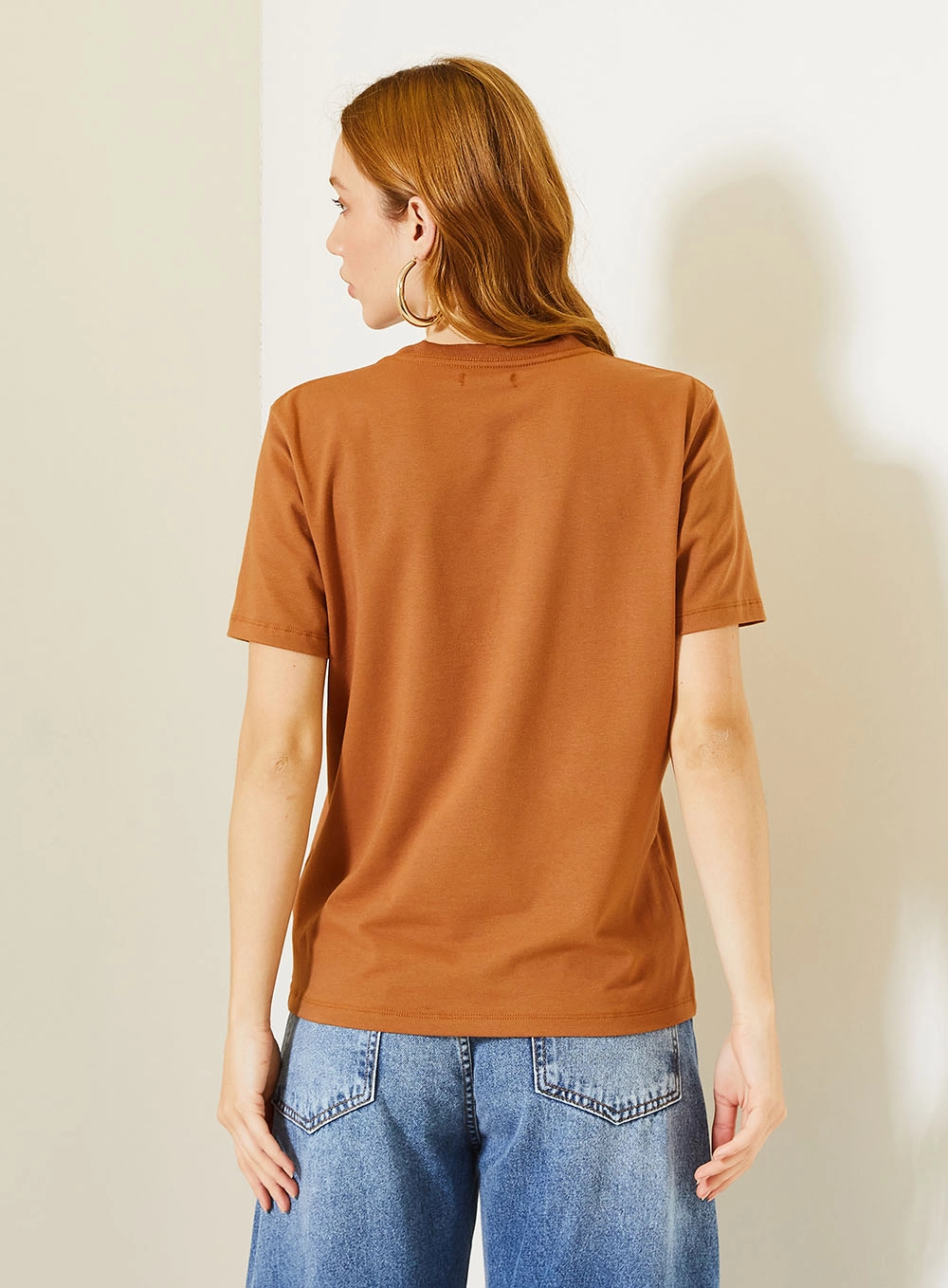 Camiseta Comfort Com Lettering Bordado Marrom 2