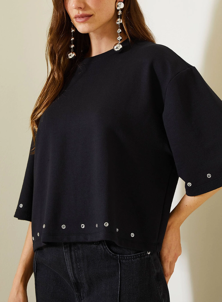Camiseta Feminina Moletom Slim Com Aplicação Preto 4