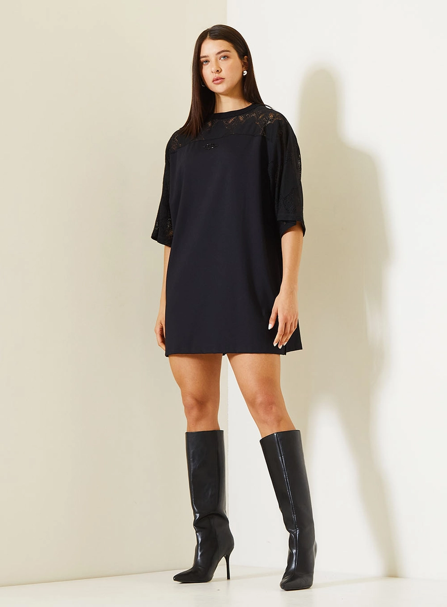Camiseta Oversized Com Mangas E Ombros Em Renda Preto 3