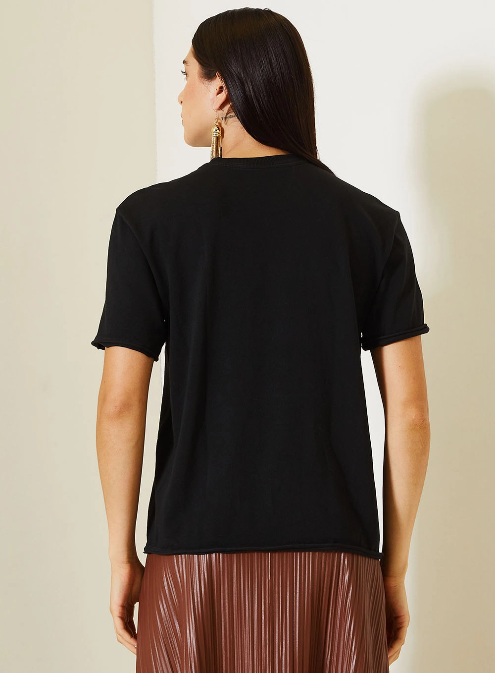 Camiseta Feminina Com Estampa Frontal Metalizada Preto 2