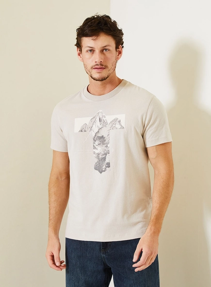 Camiseta Fit Masculina Com Estampa Frontal