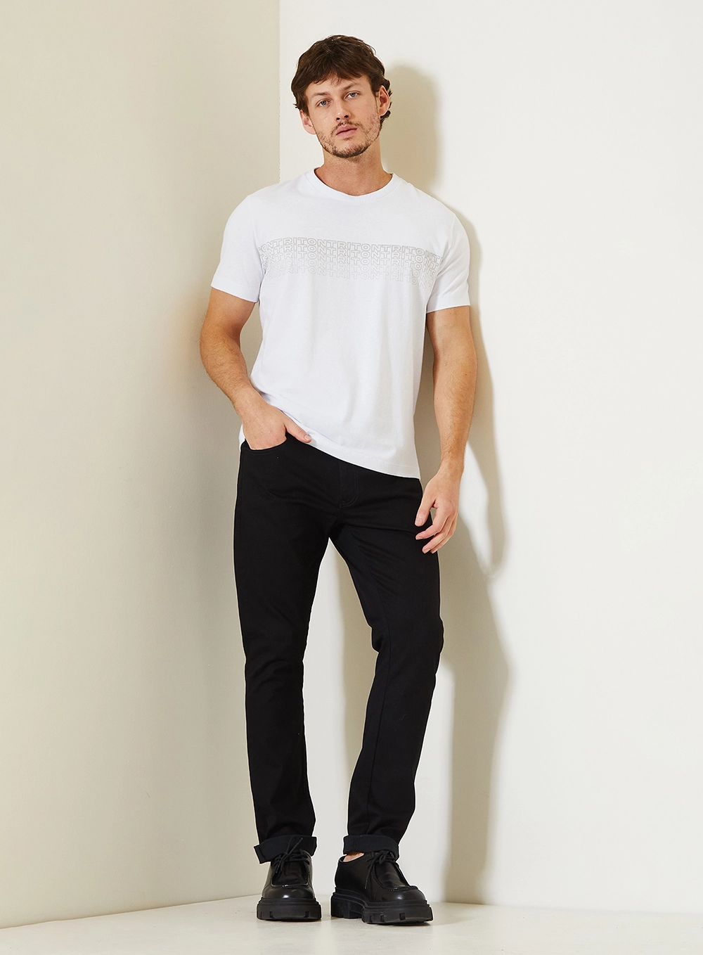Camiseta Fit De Malha Com Faixa Triton Repetitiva Branco 3
