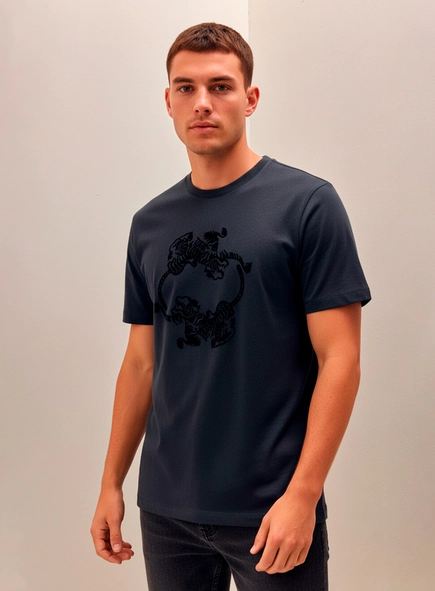 Camiseta Slim Estampa Alto Relevo