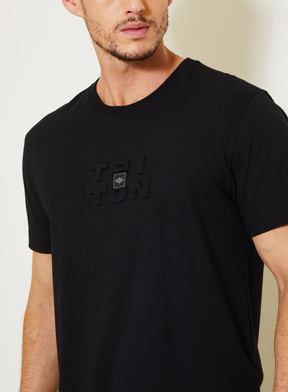 Camiseta New Fit De Malha Com Bordado Preto 4
