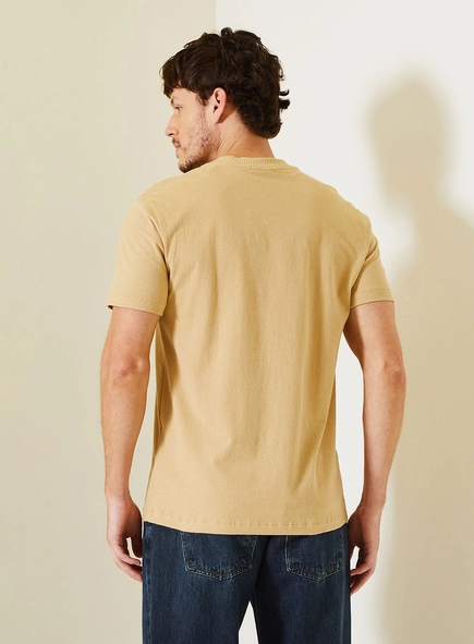 Camiseta Slim Com Detalhe Em Estampa