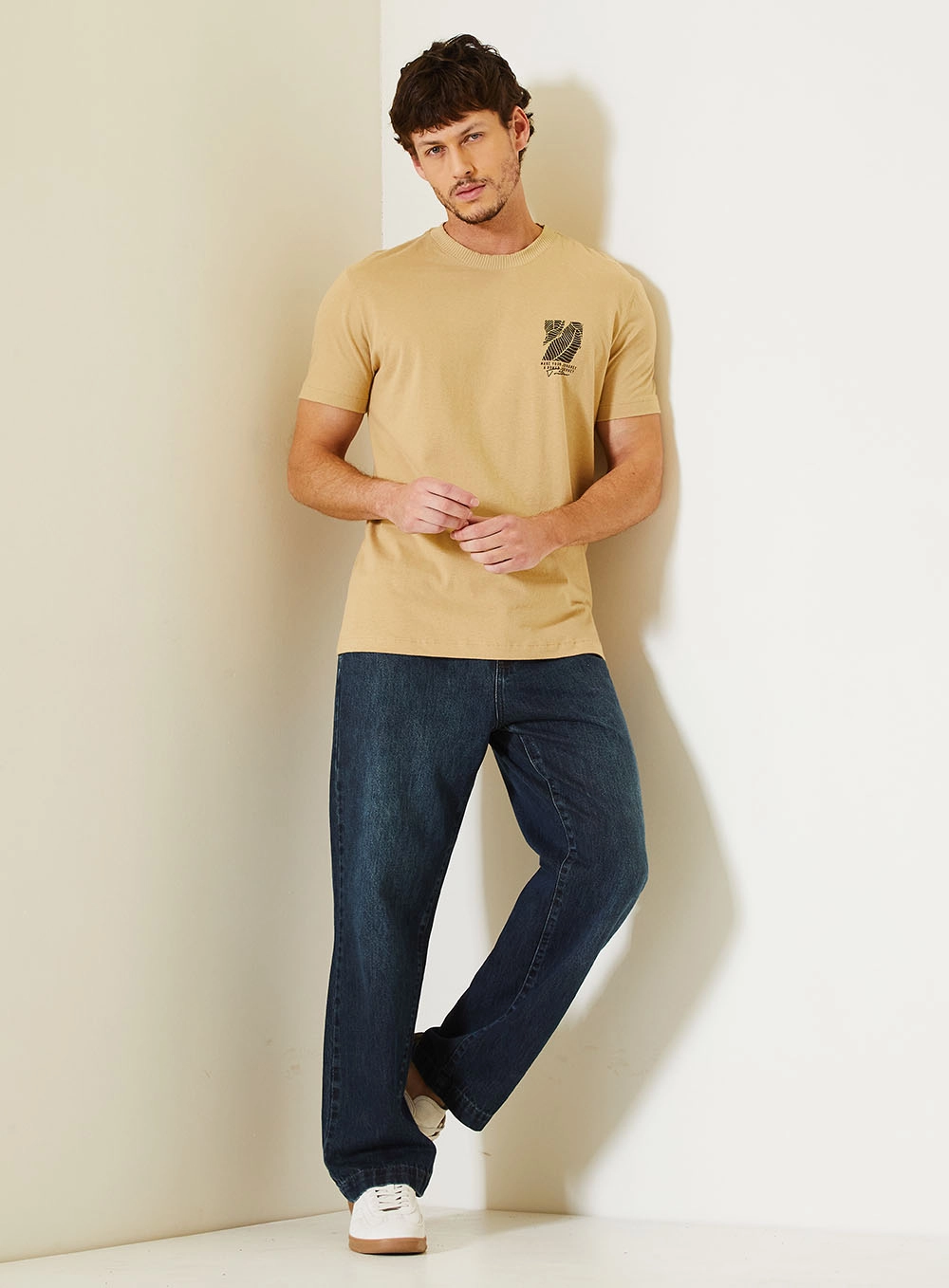 Camiseta Slim Com Detalhe Em Estampa Bege 3