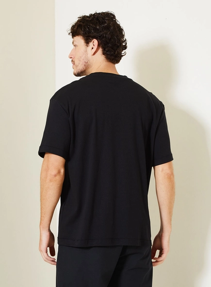 Camiseta Masculina Básica Com Bordado