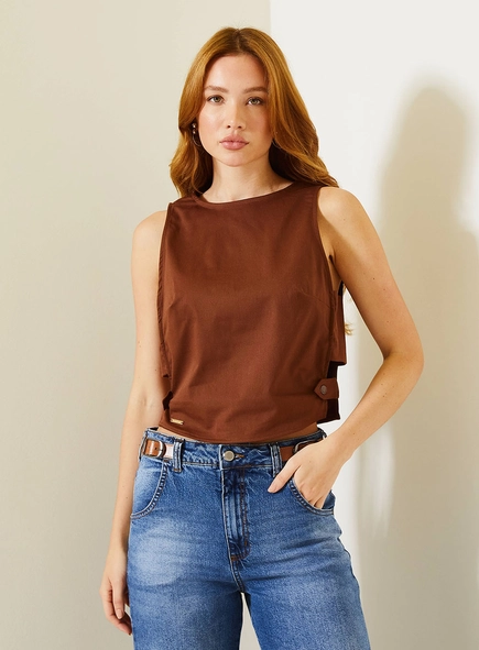 Blusa Comfort Com Botões Laterais