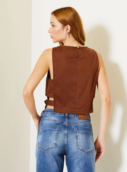 Blusa Comfort Com Botões Laterais