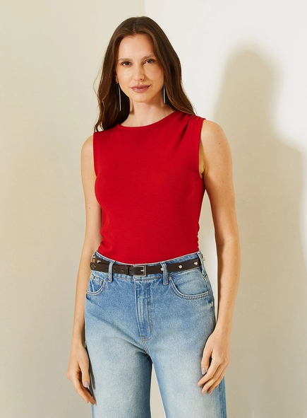 Blusa Regata Small Com Cava Ajustada