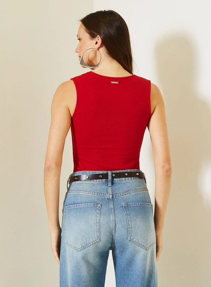Blusa Regata Small Com Cava Ajustada