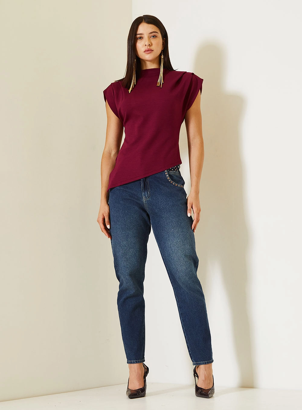 Blusa Comfort Assimétrica Com Manga Curta Bordô 3