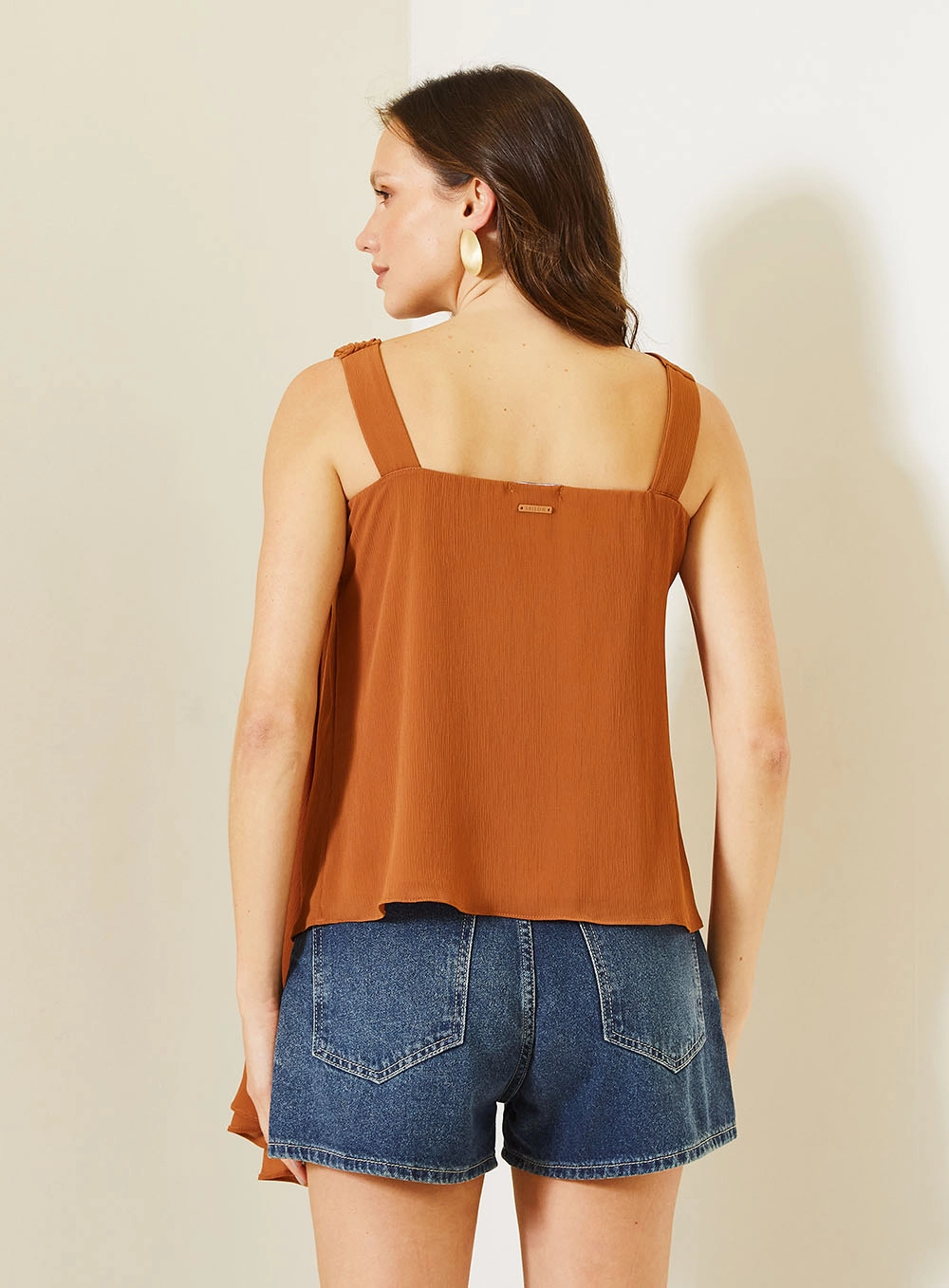 Blusa Assimétrica Com Drapeado Lateral Marrom 3