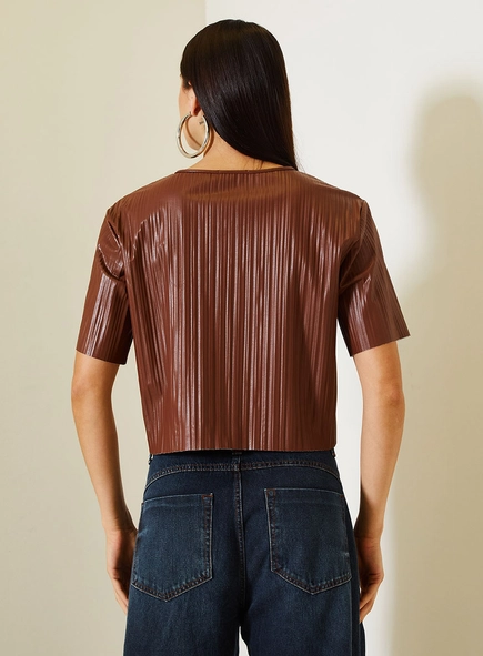 Blusa Plissada Com Manga Curta Em Pu