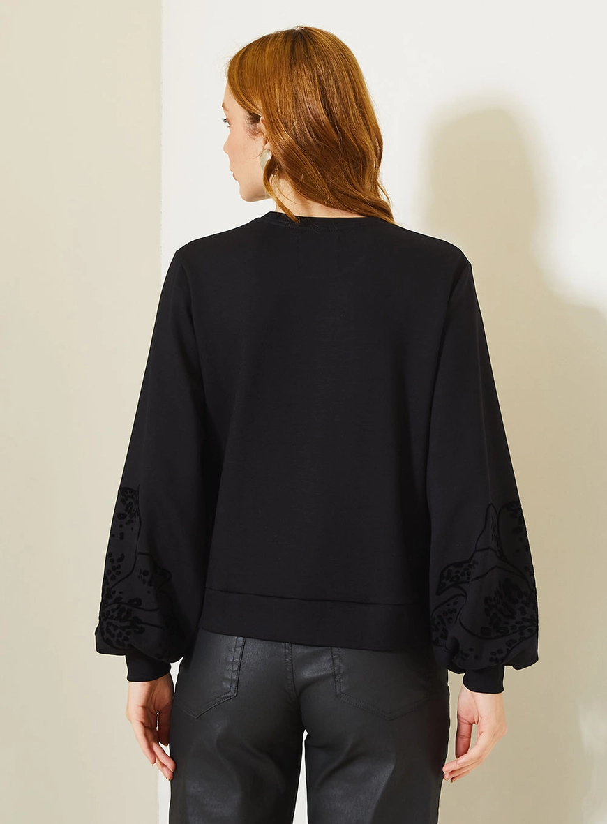 Blusão Comfort Feminino Com Manga Bufante Preto 4