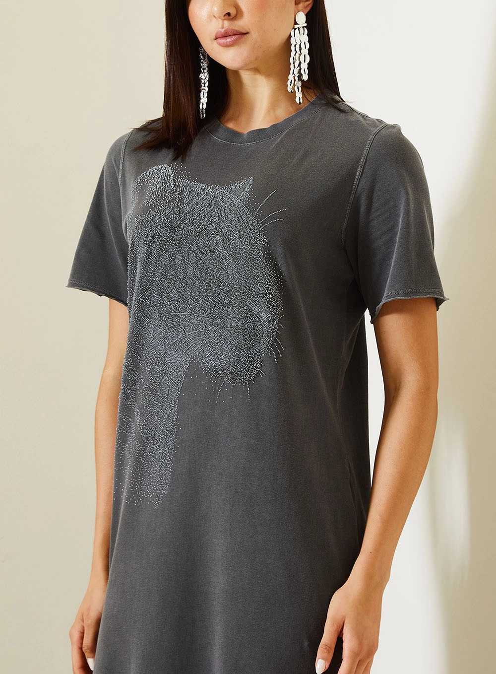 Vestido Midi Comfort Com Estampa Frontal Preto 3