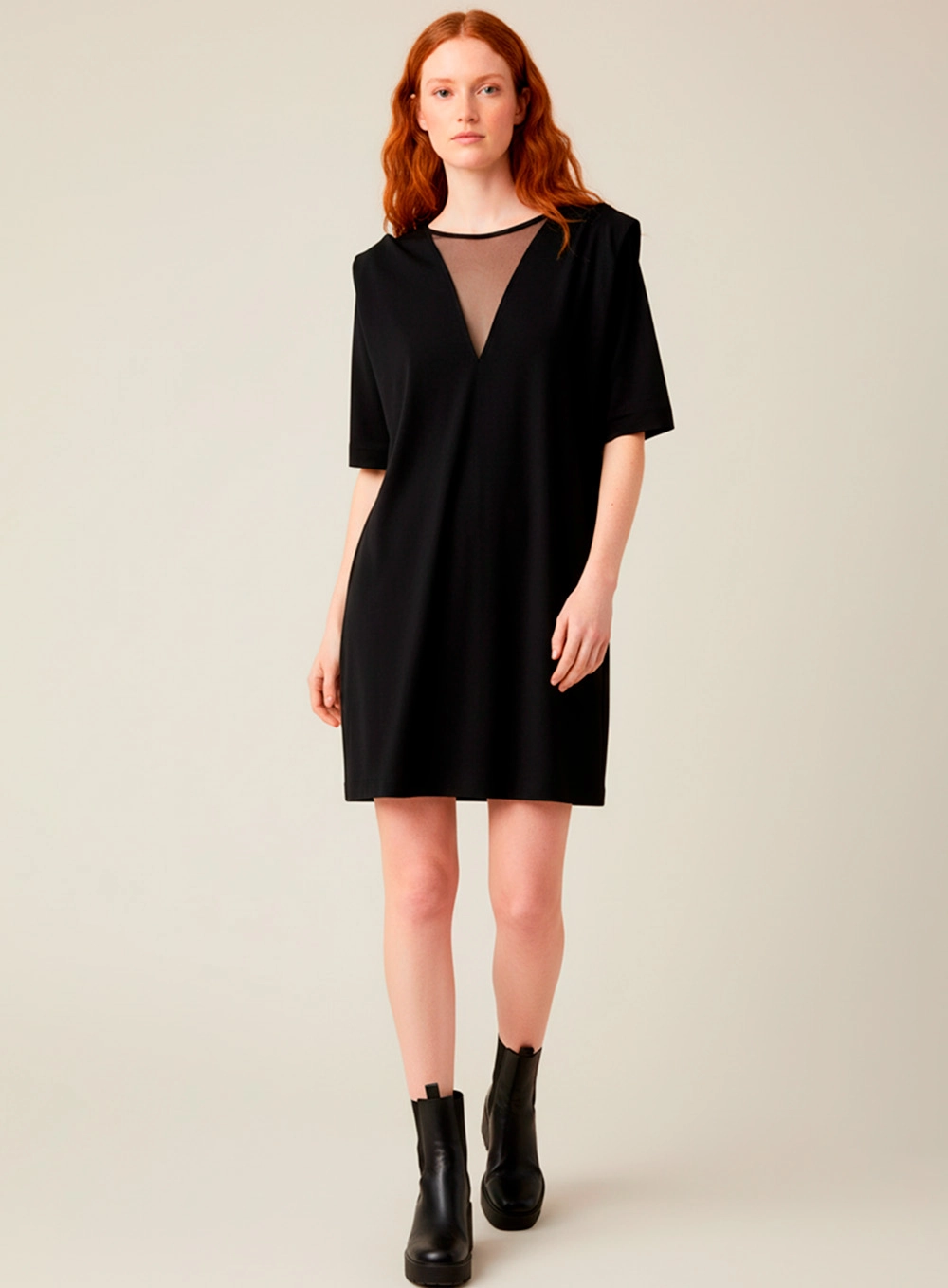 Vestido Comfort Com Detalhe Tule Preto 1