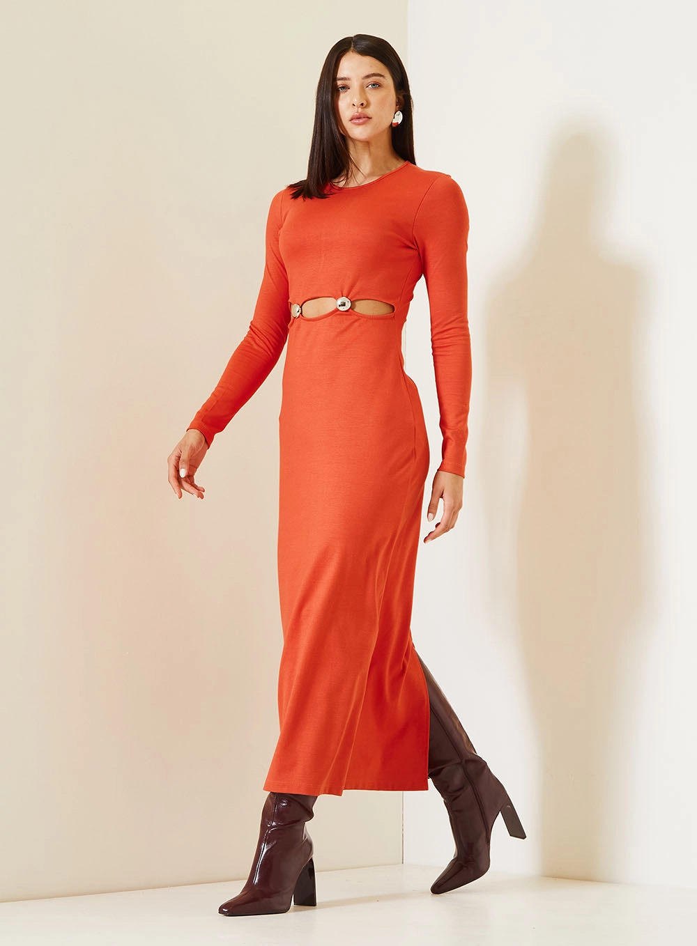 Vestido Midi Slim Com Argolas Frontais Vermelho 3