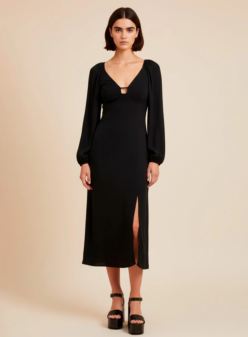 Vestido Midi Comfort Com Fenda Preto 1