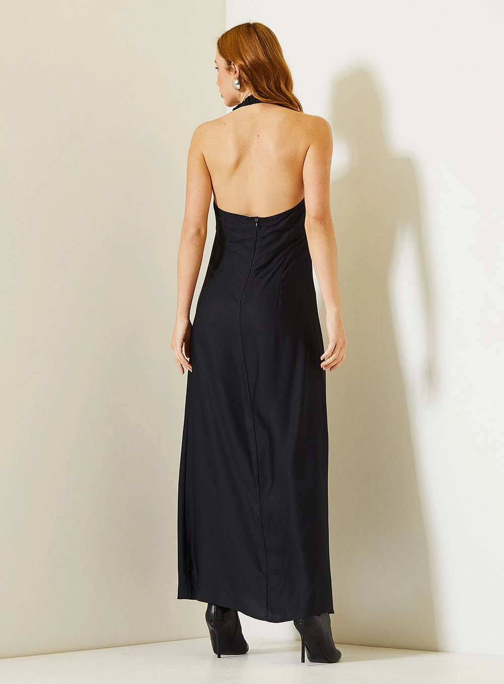 Vestido Longo Com Decote Em V E Aplicação Preto 4