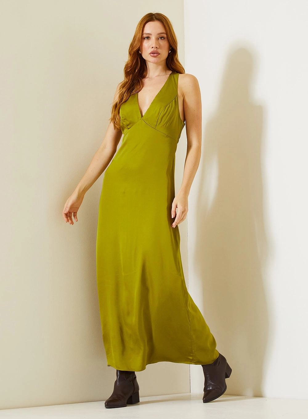 Vestido Longo Acetinado Com Transpasse Costas Verde 1