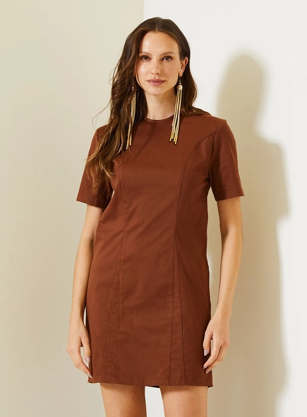Vestido Curto Comfort Com Manga Curta