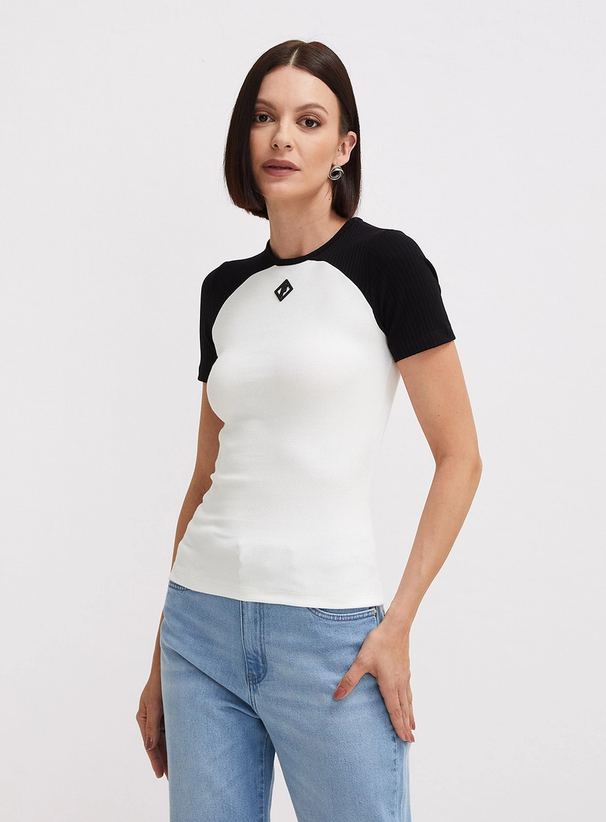 Camiseta Feminina Justa Canelada Bicolor Branco