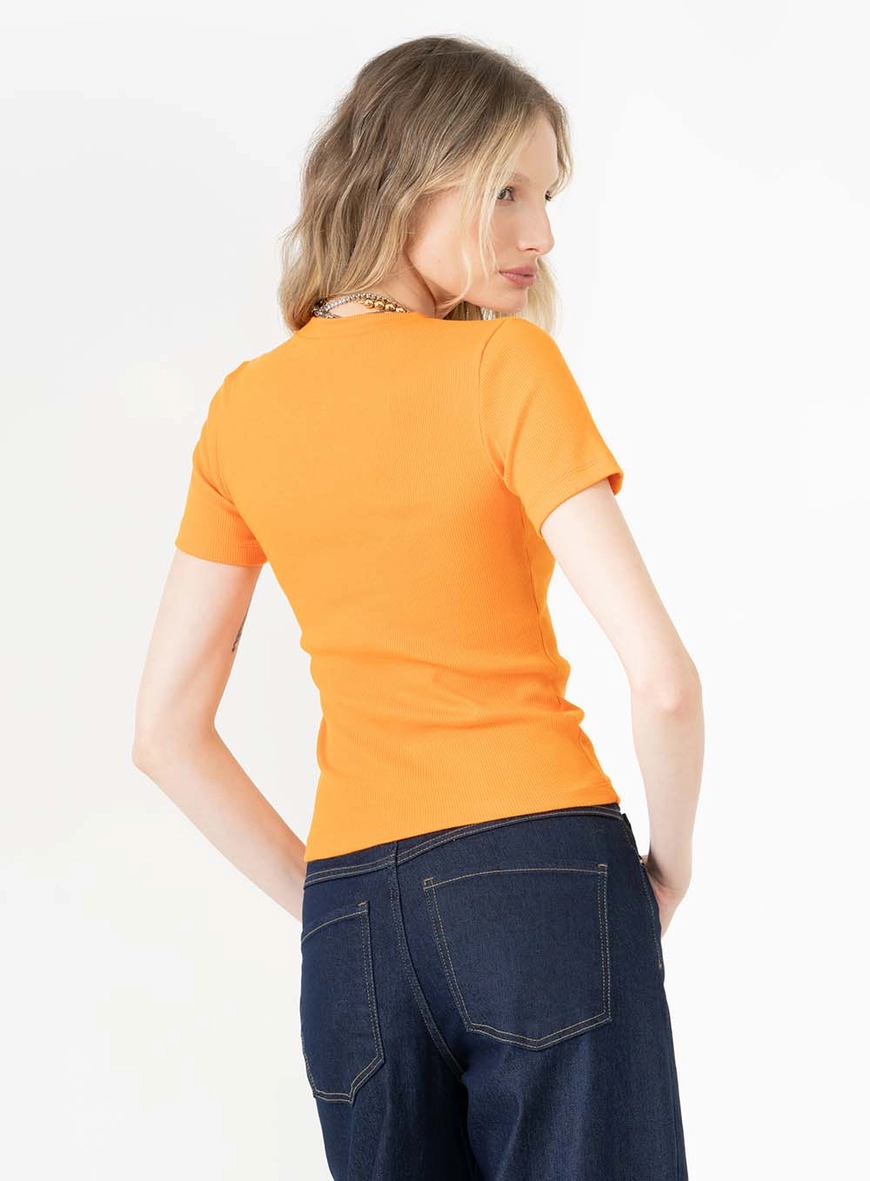Camiseta Baby Look Com Logo Frontal Laranja 2