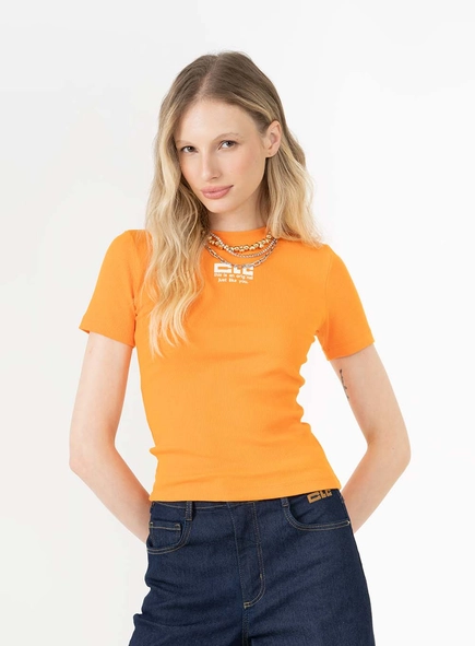 Camiseta Baby Look Com Logo Frontal