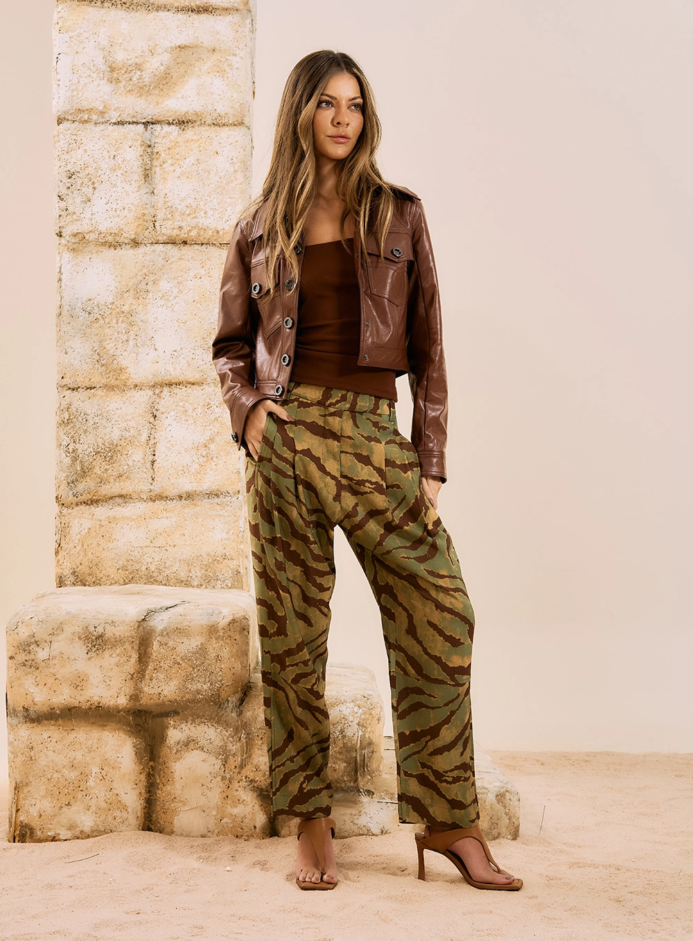 Calça Baggy Estampada Com Pregas Estampados 1