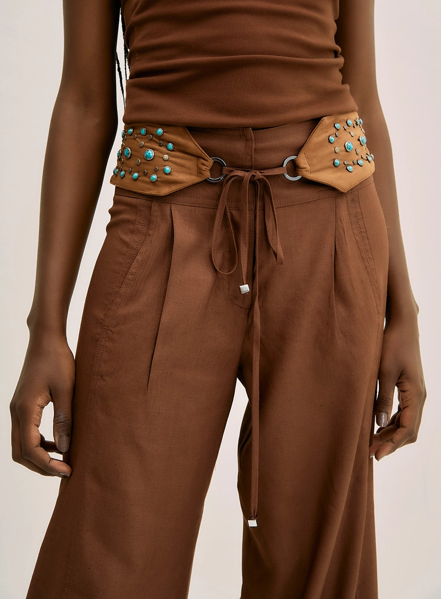 Calça Pantalona Com Fenda E Cinto Marrom 2