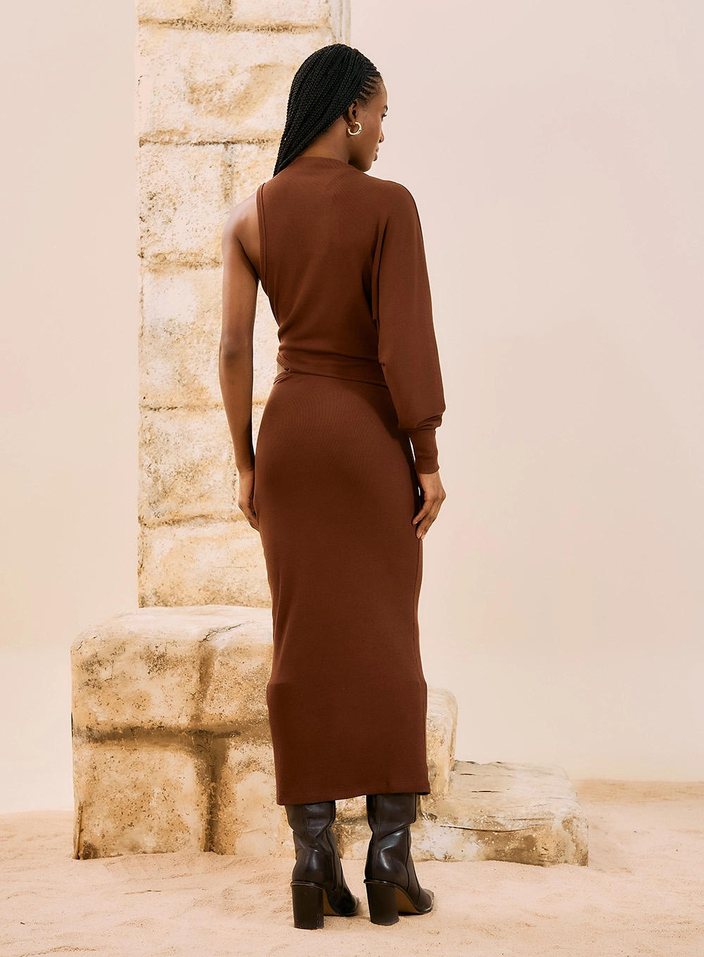 Vestido Midi Assimétrico One Sleeve Marrom 3