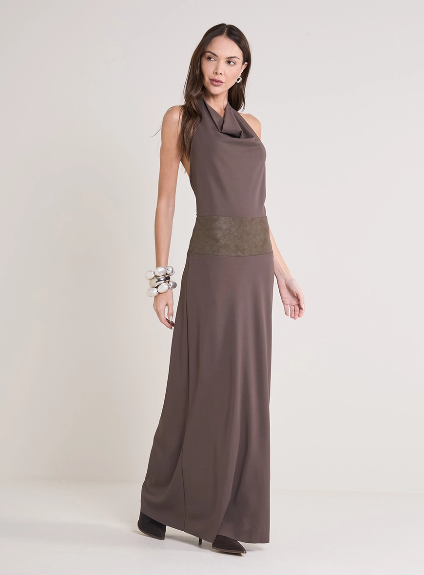 Vestido Longo Frente Única Com Detalhe Marrom