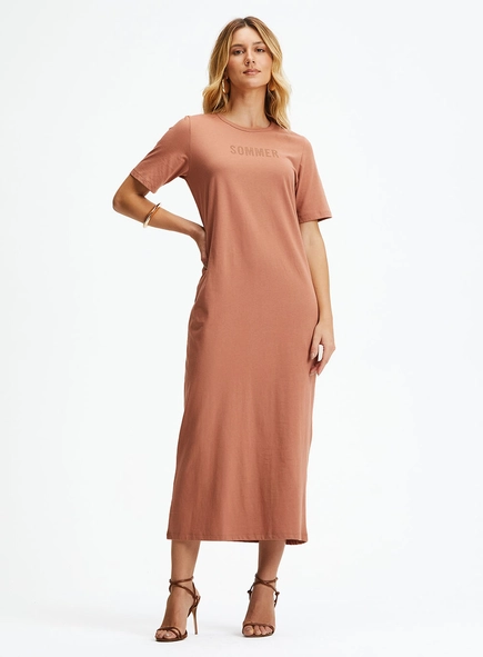 Vestido Midi Básico Comfort E Com Detalhe Frontal