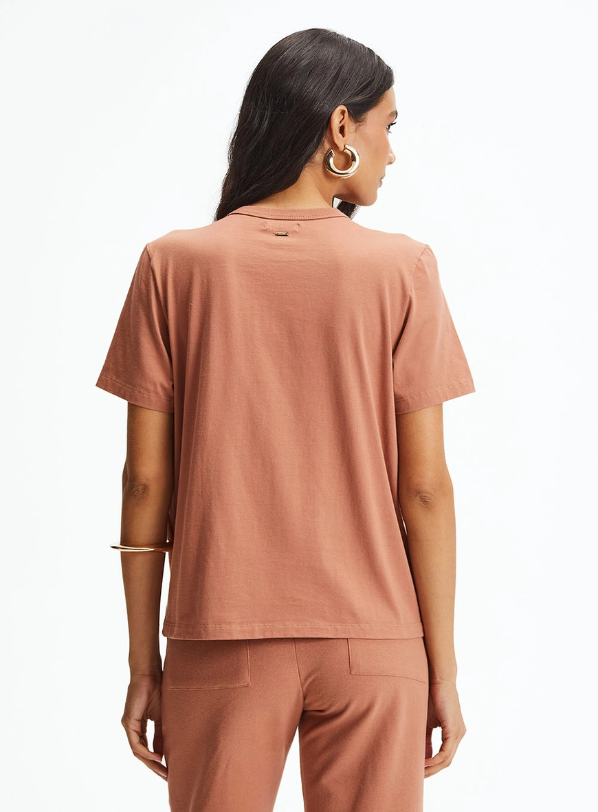 Camiseta Feminina Comfort Com Estampa Marrom 4