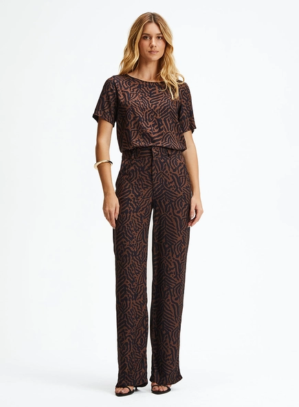 Camiseta Comfort Estampada Com Decote Canoa