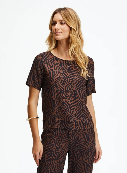 Camiseta Comfort Estampada Com Decote Canoa