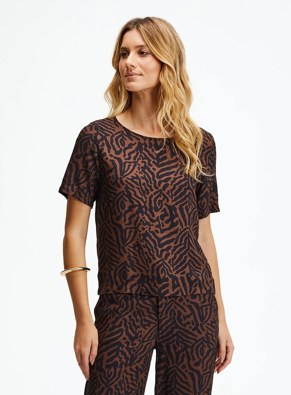 Camiseta Comfort Estampada Com Decote Canoa Estampados 2