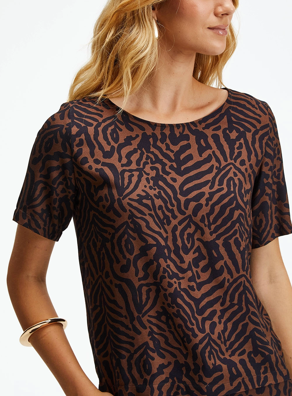 Camiseta Comfort Estampada Com Decote Canoa Estampados 3