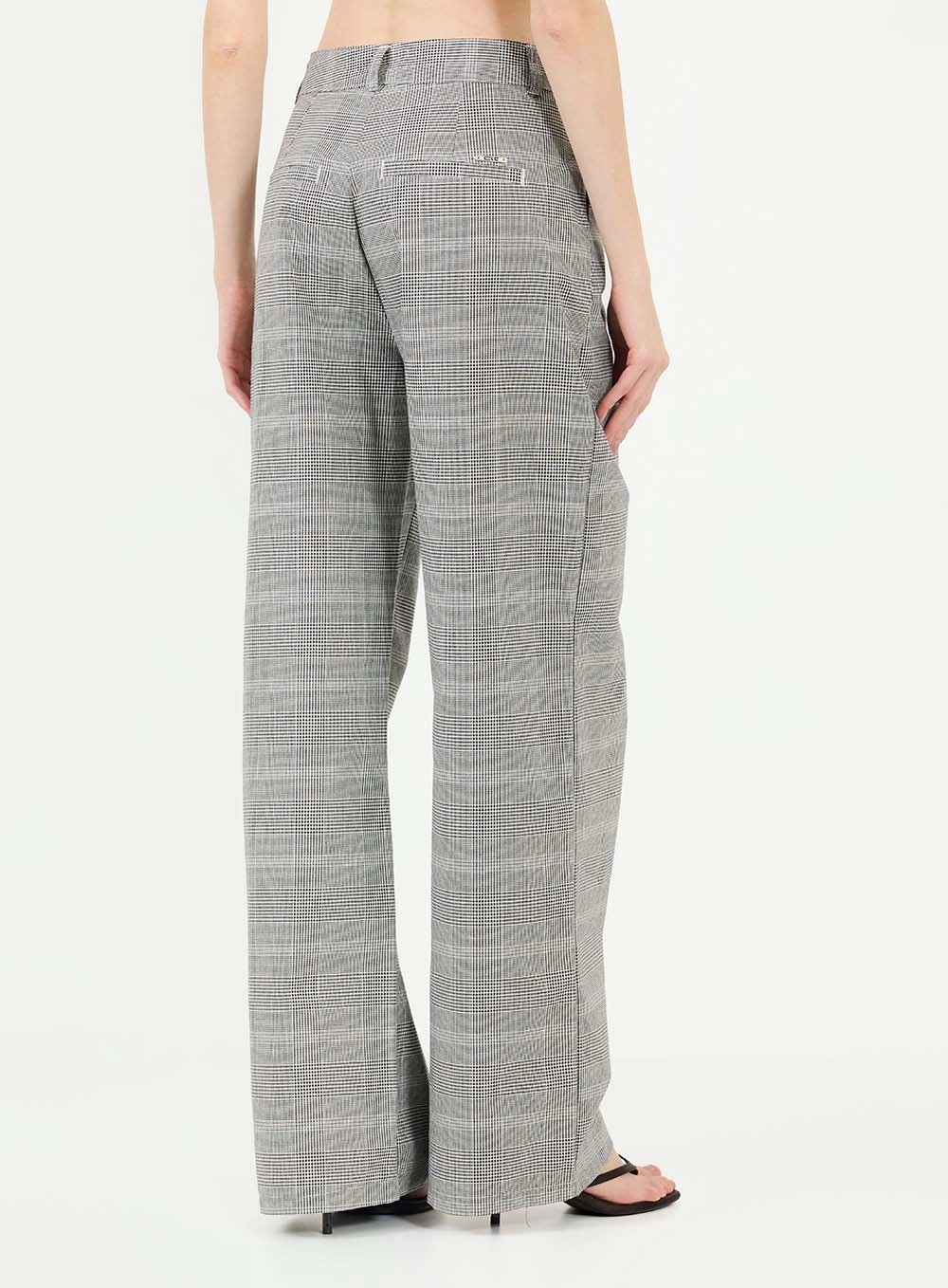 Calça Alfaiataria Solta Xadrez Estampados 4